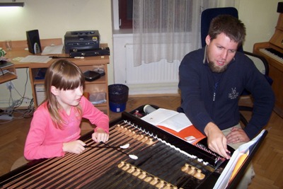 Lidov&eacute; n&aacute;stroje